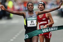 A női győztes – a 4. leggyorsabb női idő a maratoni történelemben