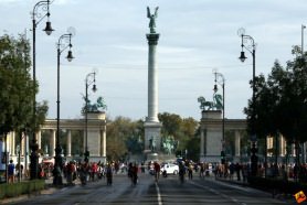 Hősök tere Budapest az Andrássy útról