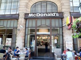 McDonald's a Deák Ferenc téren
