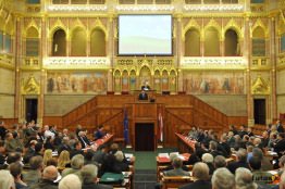 Áder János köztársasági elnök (k) megnyitó beszédet mond az Országgyűlés sport- és turizmusbizottságának nyílt napján