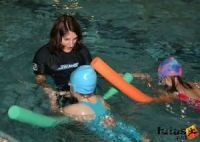 Kiscsoportos úszásoktatás kezdőknek, vízhez szoktatás