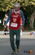 Ötvös Ferenc túl a 80-on a Budapest Maratonon
