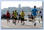 Budai Vár látványa a Budapest Maraton futóinak
