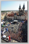 Prague Marathon Running Prague Old town Square Praha Marathon runners - foto by PIM