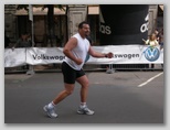 Prága Maraton futás Berki Péter - Prága Maraton teljesítő MH zokniban
