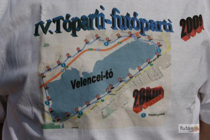 Tóparti Futóparti futáshoz készülve Reggel toparti_futoparti_futas_5491.jpg ajándék póló a futóktól Janónak