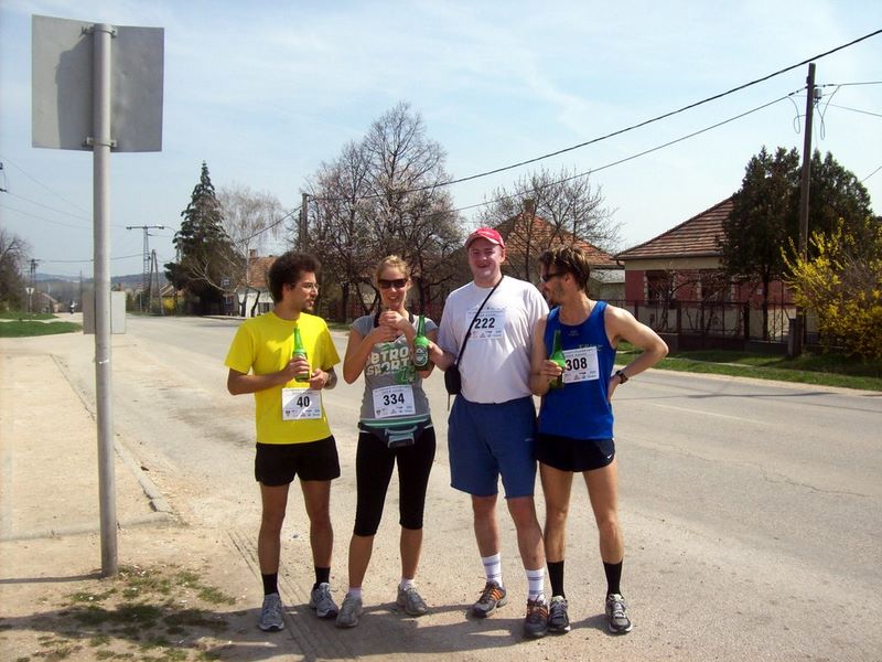 Tóparti futóparti futás Agárd Velencei-tó 60.jpg Judit is csatlakozott