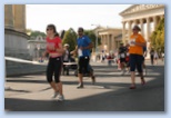 Spar Budapest Maraton futás Hősök tere futók