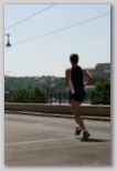 K&H Olimpiai Maraton és félmaraton váltó futás Budapest képek 2. fotók krisz vezeti a mezőnyt