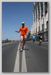 K&H Olimpiai Maraton és félmaraton váltó futás Budapest képek 4. fotók 2009 Balázs Terep százas pólóban