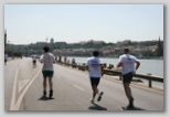 K&H Olimpiai Maraton és félmaraton váltó futás Budapest képek 4. fotók 2009 futás a rakparton