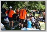 K&H Olimpiai Maraton és félmaraton váltó futás Budapest képek 4. fotók 2009 futóbolondok narancsban