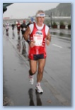 Budapest Maraton futás esőben Gellért József, Futapest futó
