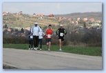 Velencei-tó 2/3 Maraton Futás futók a futópartin