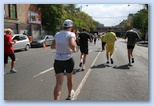 Nike Félmaraton budapesti futóverseny célja a Városligetben futás a cél felé