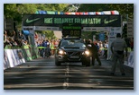 Nike Félmaraton futóverseny Volvo felvezető autó