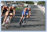 Triathlon World Championship Elite Women bicycle race NICKY SAMUELS, VANESSA RAW GBR