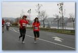 Tudás Útja Félmaraton Futóverseny Half Marathon Budapest félmaratini futó lányok