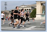 Vivicittá Midicittá futás futás a Szépművészeti Múzeum előtt