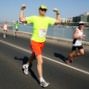az erős edzett maratoni futó