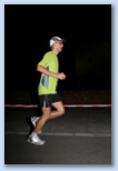 Ultrafutók Sárváron Mazur Béla futás este 24 órás futás félidőben