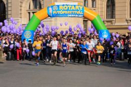 Debrecen Maraton és Félmaraton Rotary Futófesztivál futók rajtja