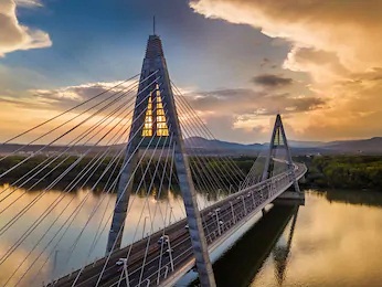 Megyeri híd naplementében