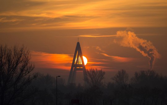 Bdapest napkeltéje a Megyeri hídnál