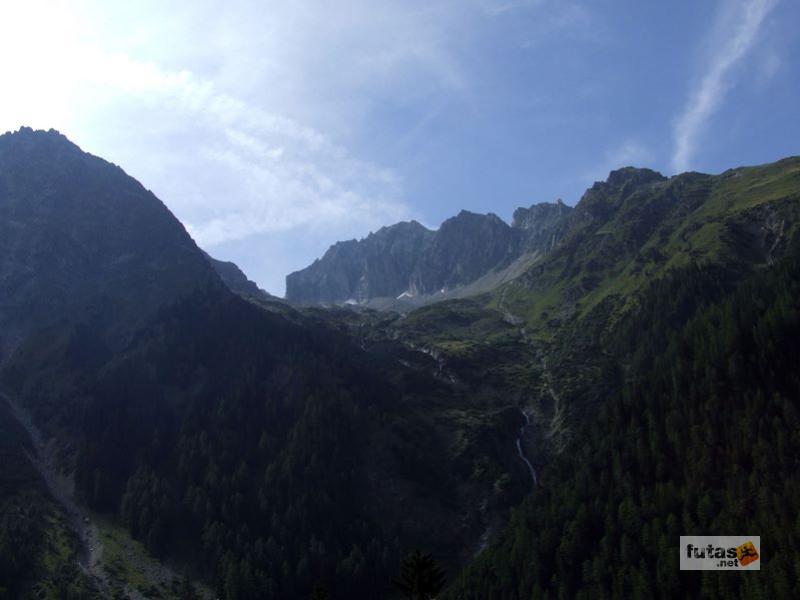 Ultra Trail du Mont-Blanc ultra_trail_du_mont_blanc_2223.jpg ultra_trail_du_mont_blanc_2223.jpg