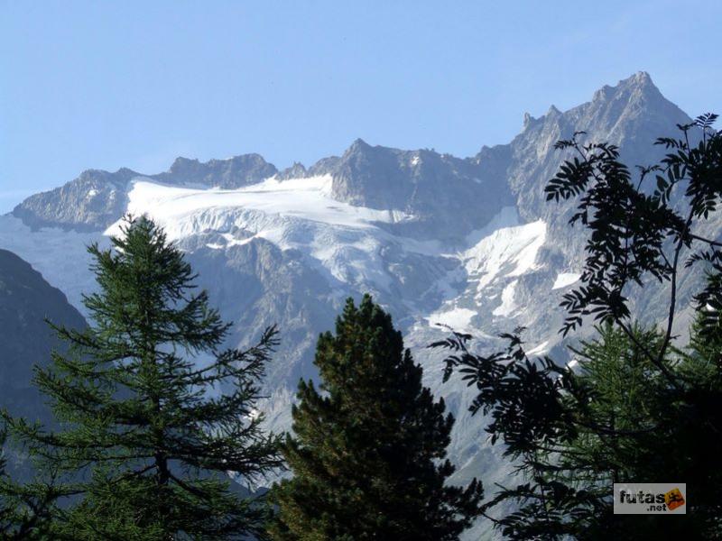 Ultra Trail du Mont-Blanc ultra_trail_du_mont_blanc_2358.jpg ultra_trail_du_mont_blanc_2358.jpg