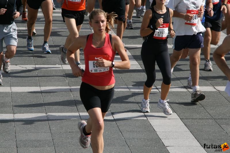 Nike Budapest Half Marathon budapest_nike_half_marathon_7807.jpg Runner Nike Budapest Half Marathon, budapest_nike_half_marathon_7807.jpg, Runner