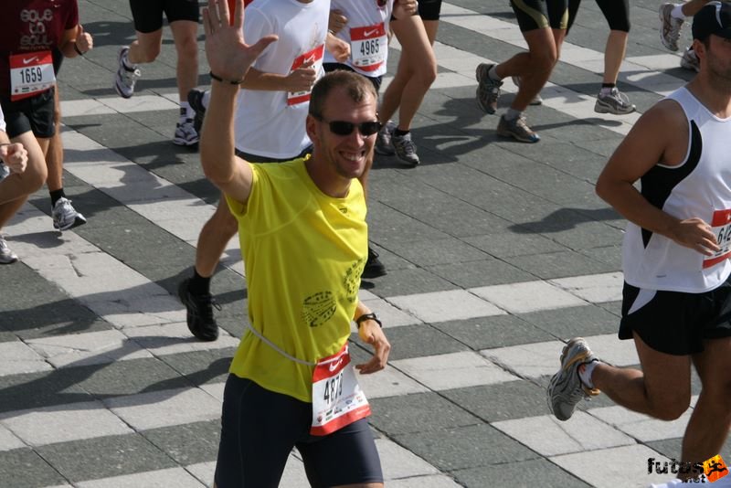 Nike Budapest Half Marathon budapest_nike_half_marathon_7820.jpg Runner: Gergő Nike Budapest Half Marathon, budapest_nike_half_marathon_7820.jpg, Runner: Gergő