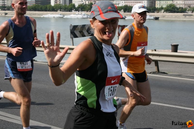 Nike Budapest Half Marathon budapest_nike_half_marathon_7865.jpg Fehértói Zoltánné Vali Nike Budapest Half Marathon, budapest_nike_half_marathon_7865.jpg, Fehértói Zoltánné Vali