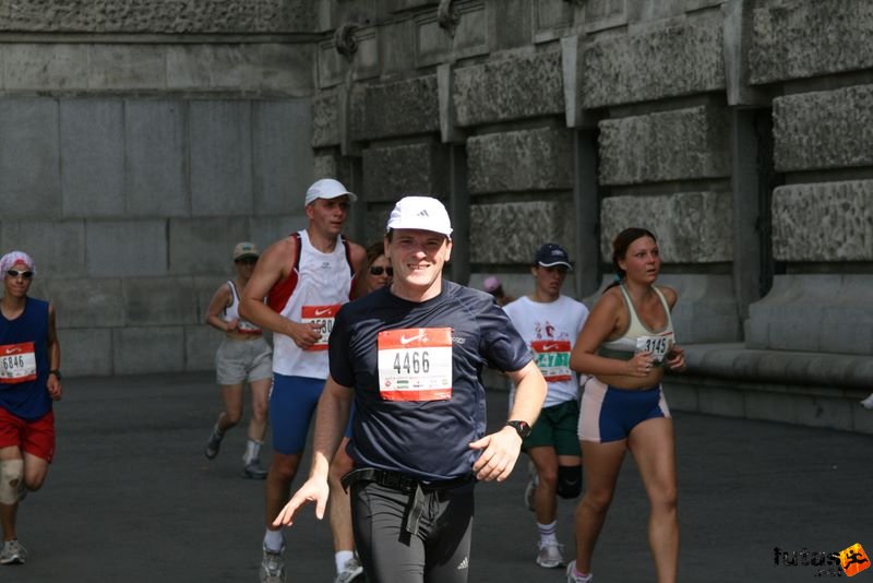 Nike Budapest Half Marathon budapest_nike_half_marathon_7994.jpg Lukács Béla Nike Budapest Half Marathon, budapest_nike_half_marathon_7994.jpg, Lukács Béla