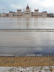 Országház és  a Duna