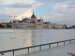 rakpart és a Parlament