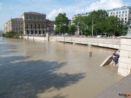 A Duna magas vízállása áradas és árvíz Budapesten