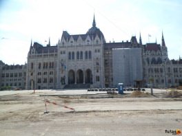 Parlament kiürítve az Országház környéke a Duna magas vízállása áradas és árvíz Budapesten