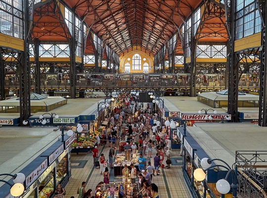 Budapest Központi Vásárcsarnok belseje.