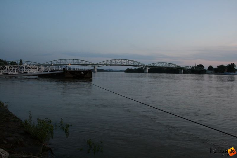 Teliholdfutam teliholdfutam_4791.jpg Mária Valéria híd, Esztergom Párkány Teliholdfutam teliholdfutam_4791.jpg Mária Valéria híd, Esztergom Párkány