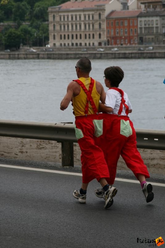 futás Maraton és félmaraton váltó