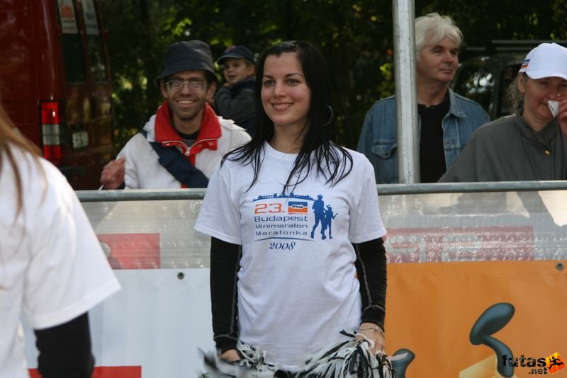 Budapest Marathon budapest_marathon_20075.jpg Budapest Marathon in Hungary, budapest marathon runners 20075.jpg