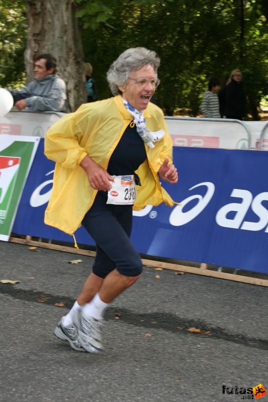 Budapest Marathon Lencsés Éva, Éva néni Budapest Marathon in Hungary,, Lencsés Éva, Éva néni