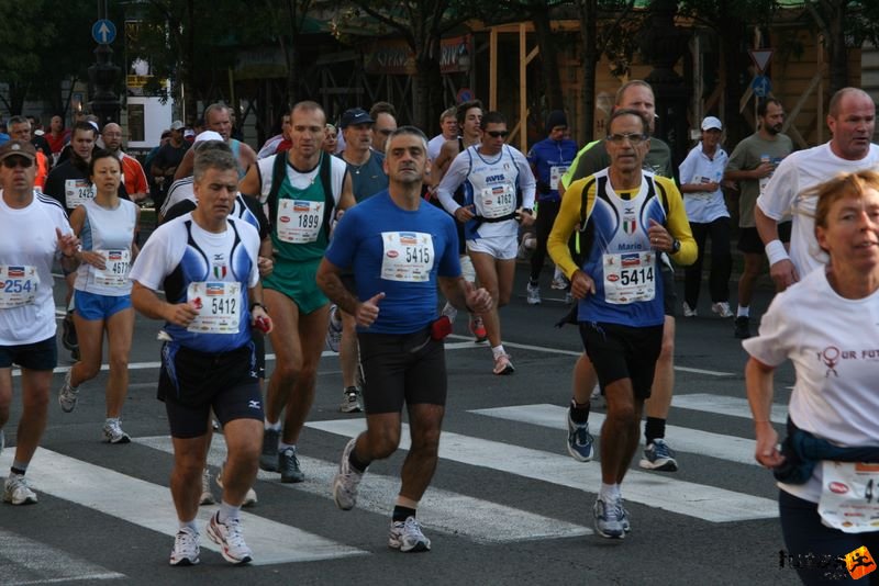 Budapest Maraton Runners from Italy, running together to the finish Plus Budapest Marathon, Runners from Italy, running together to the finish