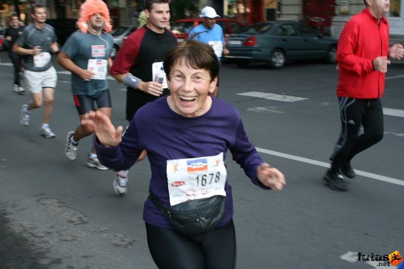 Budapest Marathon budapest_marathon_9182.jpg Budapest Marathon in Hungary, budapest marathon runners 9182.jpg