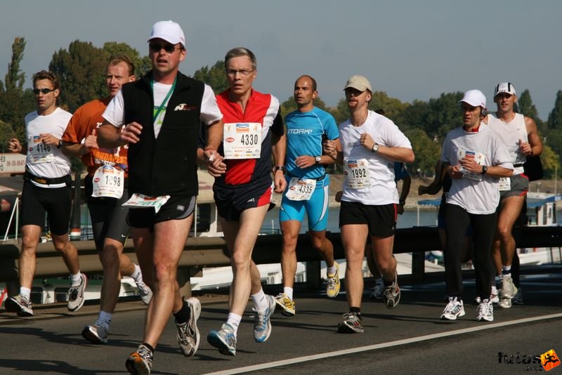 Budapest Marathon budapest_marathon_9254.jpg Budapest Marathon in Hungary, budapest marathon runners 9254.jpg