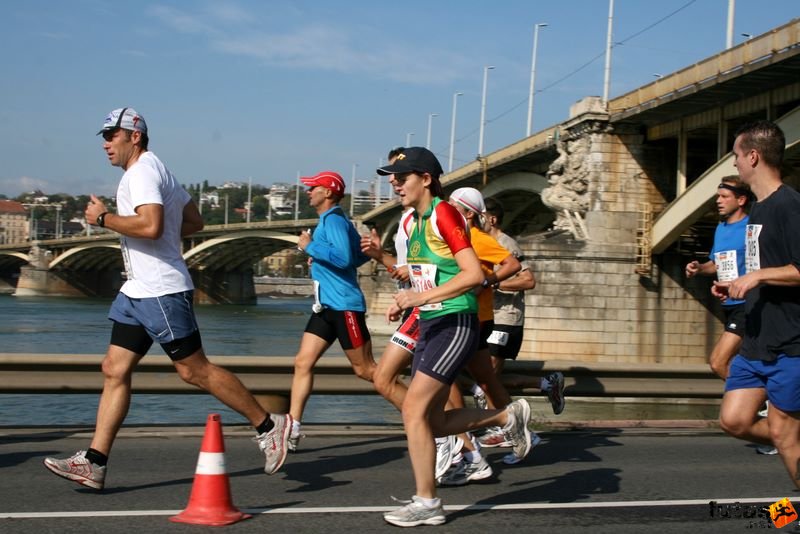 Budapest Marathon in Hungary, budapest marathon runners 9259.jpg