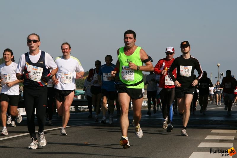 Budapest Marathon budapest_marathon_9278.jpg Budapest Marathon in Hungary, budapest marathon runners 9278.jpg