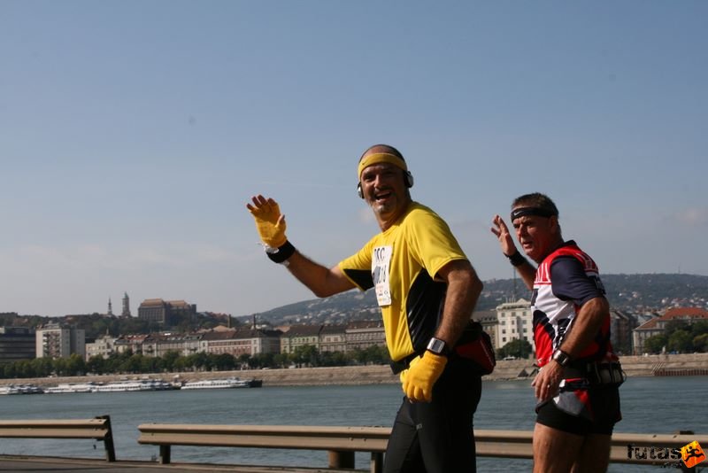 Budapest Marathon budapest_marathon_9295.jpg Budapest Marathon in Hungary, budapest marathon runners 9295.jpg