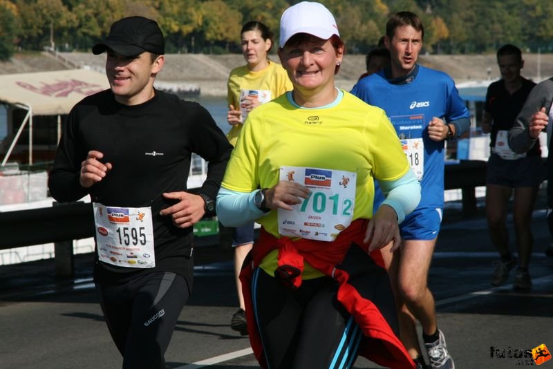 Budapest Marathon budapest_marathon_9322.jpg Budapest Marathon in Hungary, budapest marathon runners 9322.jpg
